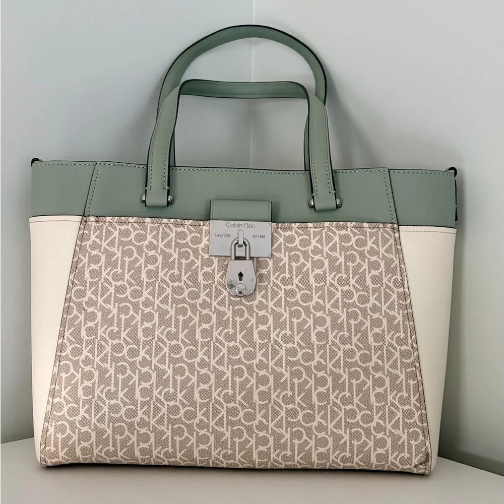Calvin Klein bag - Picture 3 of 11